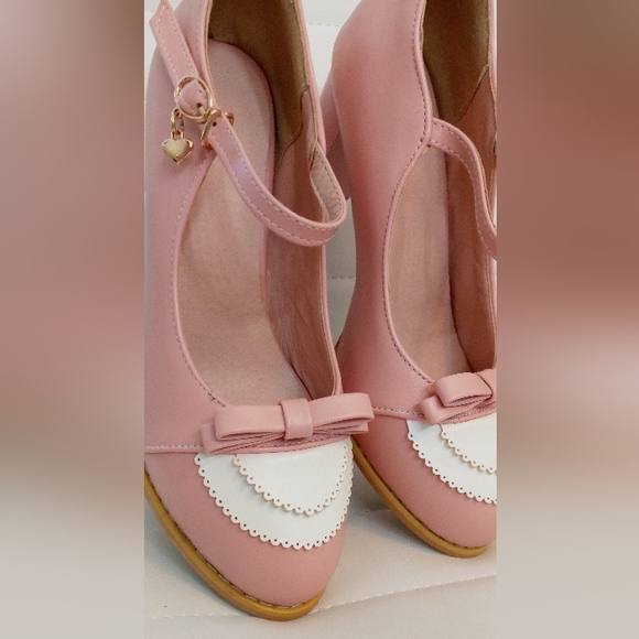 Cute Pink & Cream Heels with 3 inch heel - Picture 8 of 9